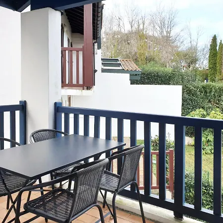 Apartment Saskoenea